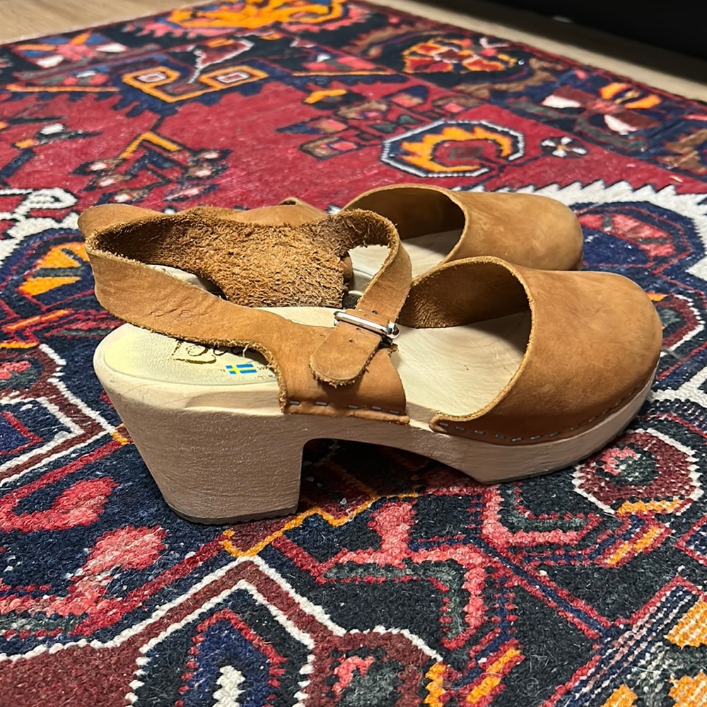 Lotta Highwood Brown Clogs